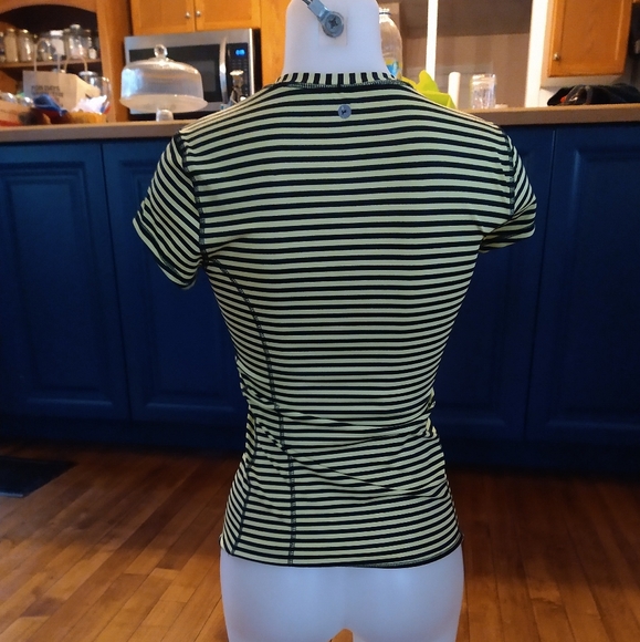 Size Xs 90° degrees by reflex workout top - Picture 10 of 16